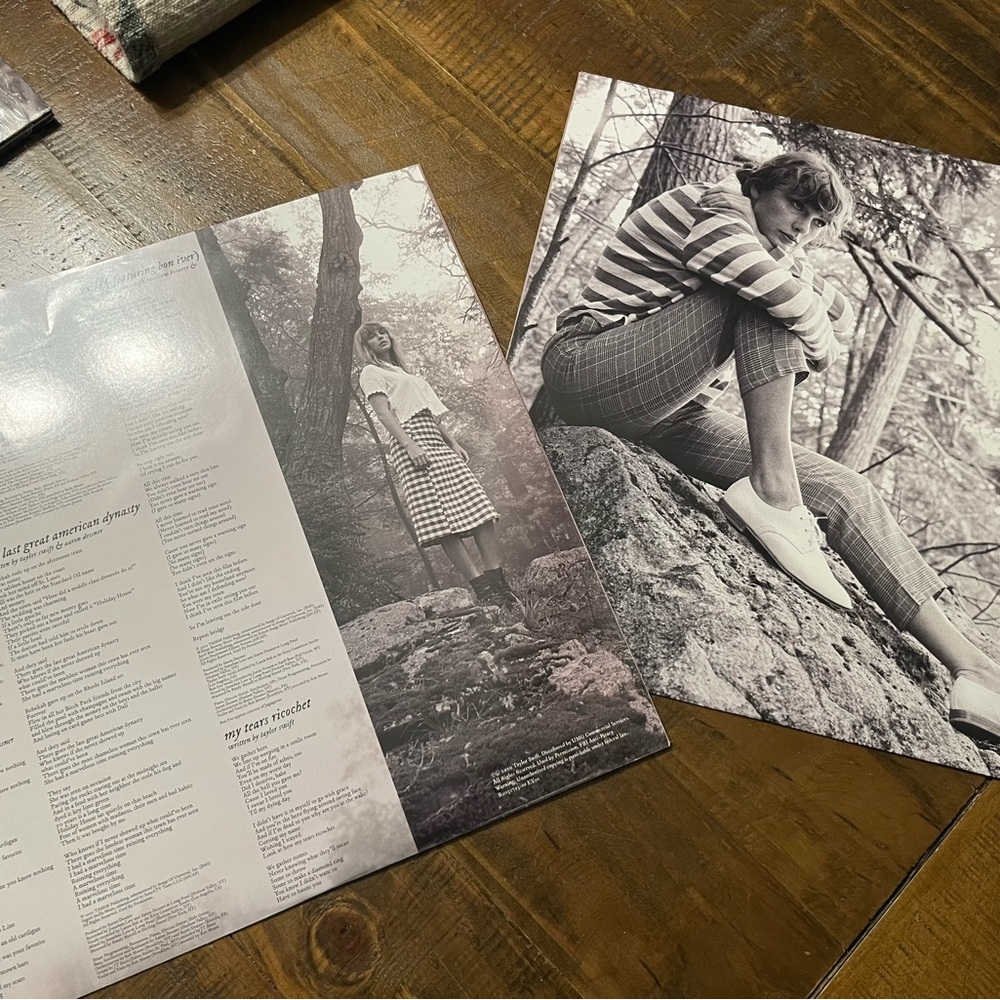 Taylor Swift Folklore “In the Weeds” Vinyl Record - Picture 2 of 6